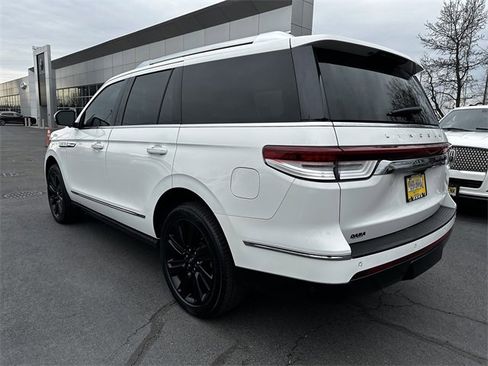 Certified 2022 Lincoln Navigator Reserve image 7