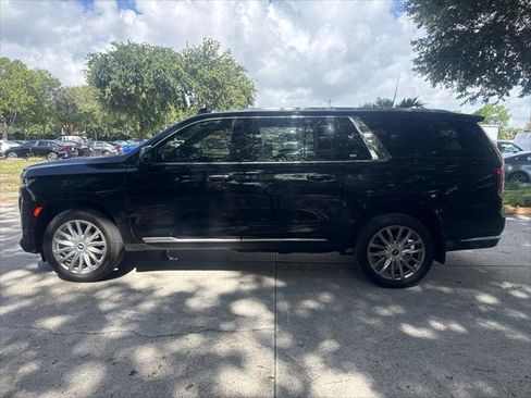 Used 2021 Cadillac Escalade ESV Premium Luxury w/ LPO, Illumination Package AWD/4WD image 9