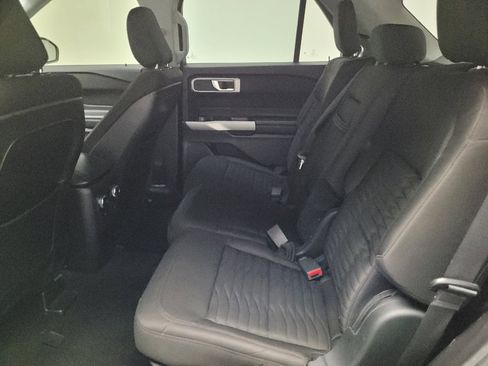 Used 2020 Ford Explorer XLT RWD image 18