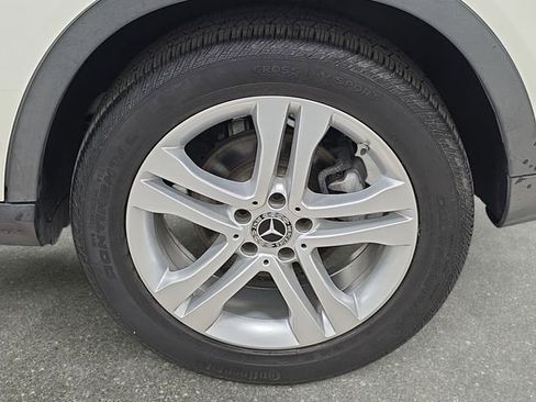 Used 2018 Mercedes-Benz GLA 250 4MATIC image 30