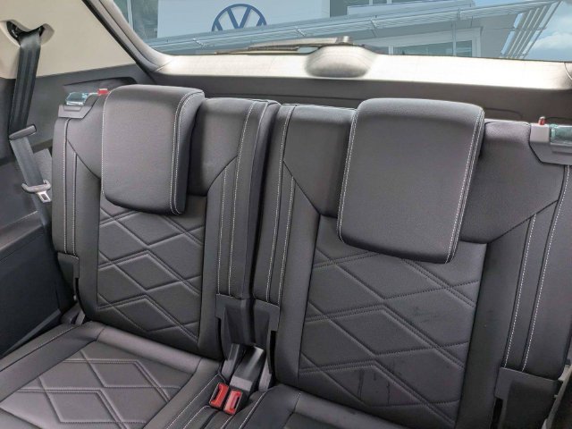 New 2026 Volkswagen Atlas SE FWD image 14