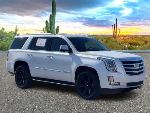 Used 2020 Cadillac Escalade Luxury image 9