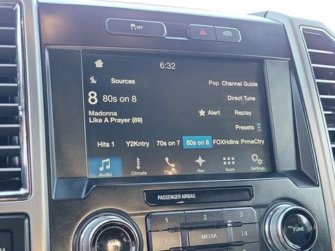 Used 2016 Ford F150 Platinum w/ Equipment Group 701A Luxury AWD/4WD image 27