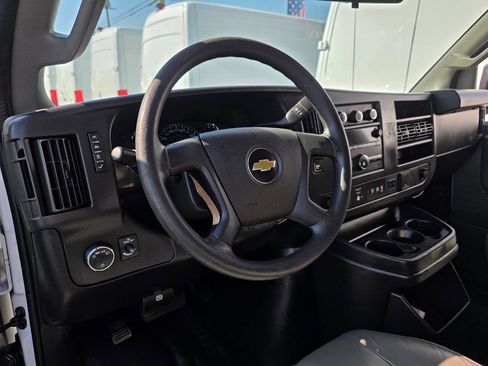 Used 2020 Chevrolet Express 3500 image 19