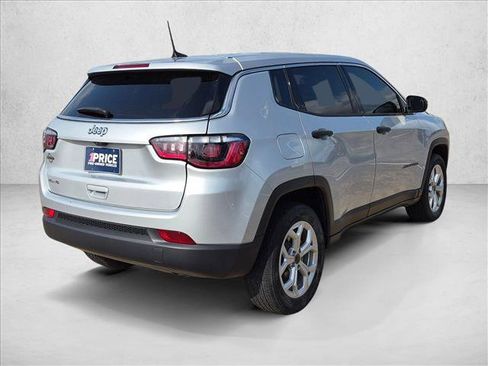 Used 2025 Jeep Compass Sport AWD/4WD image 4