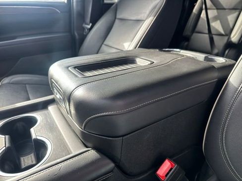 Used 2023 Chevrolet Suburban Premier AWD/4WD image 12