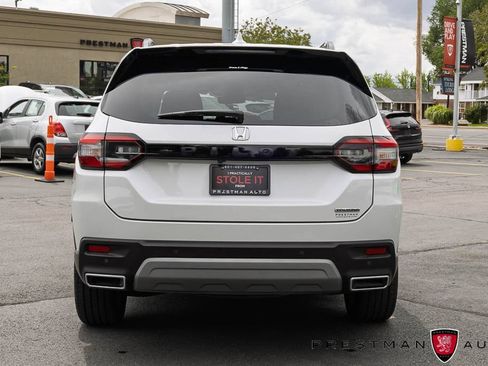Used 2025 Honda Pilot Touring image 16