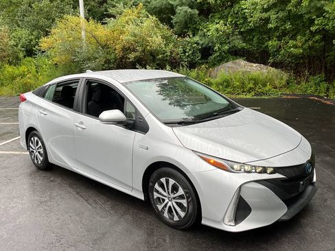 Used 2021 Toyota Prius Prime LE FWD image 7
