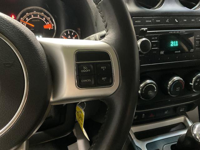 Used 2017 Jeep Compass Latitude AWD/4WD image 19
