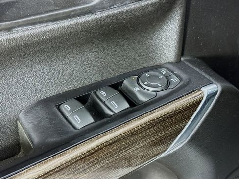 Used 2020 Chevrolet Silverado 1500 LT image 17