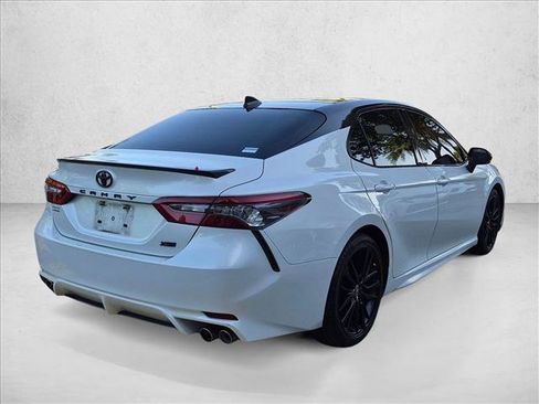 Used 2022 Toyota Camry XSE FWD image 5