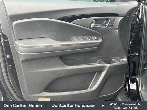 Used 2025 Honda Ridgeline Black Edition image 12