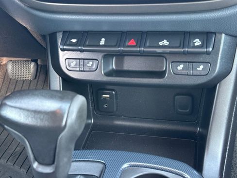 Used 2016 Chevrolet Colorado Z71 AWD/4WD image 11