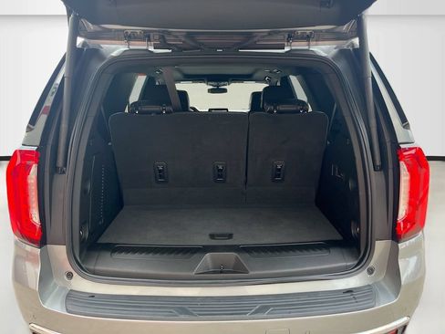 Used 2023 GMC Yukon SLT w/ SLT Premium Package AWD/4WD image 28