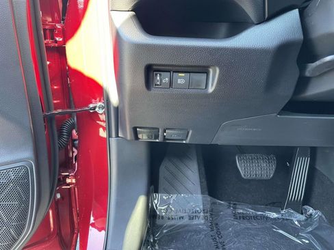 New 2025 Toyota RAV4 LE image 31