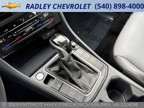 Used 2025 Volkswagen Jetta SE image 11