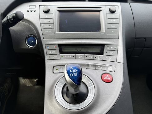 Used 2014 Toyota Prius Two image 28