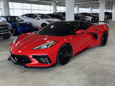Used 2021 Chevrolet Corvette Stingray Preferred Cpe w/ Engine Appearance Package RWD image 4