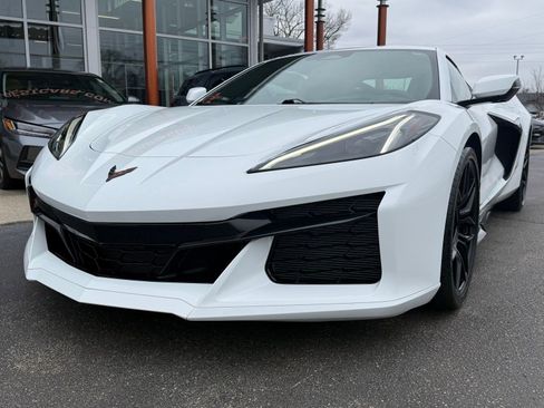 Used 2024 Chevrolet Corvette Z06 image 5