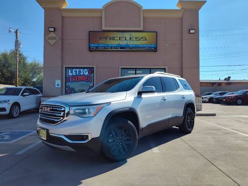 Used 2019 GMC Acadia SLT image 1