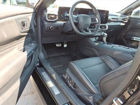 Used 2024 Ford Mustang GT Premium image 6
