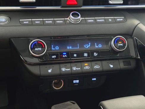 New 2026 Hyundai Elantra Limited FWD image 27