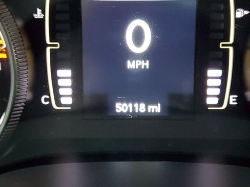 Used 2020 Jeep Cherokee Latitude w/ Cold Weather Group AWD/4WD image 14