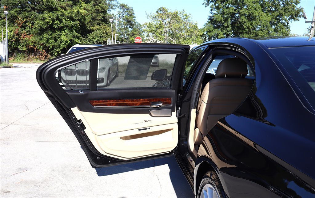Used 2013 BMW 750Li RWD image 44