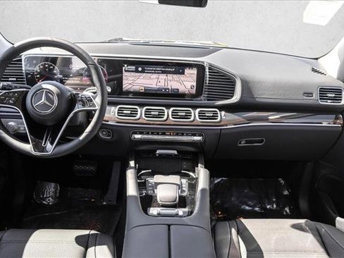 New 2026 Mercedes-Benz GLS 450 4MATIC image 18
