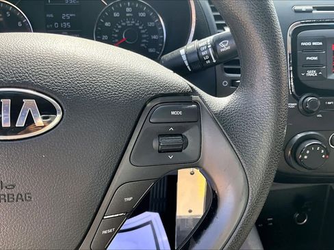 Used 2017 Kia Forte LX image 23