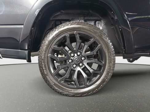 Used 2025 RAM 1500 Limited AWD/4WD image 5