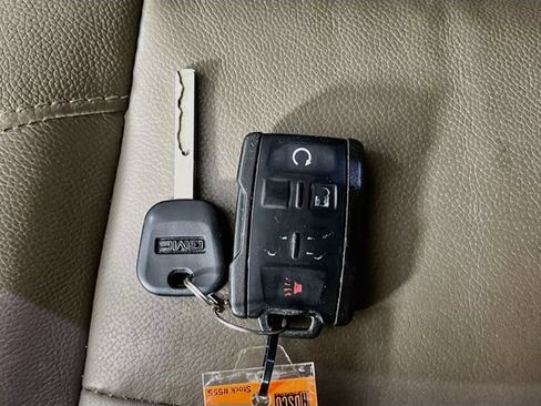 Used 2018 GMC Yukon SLT w/ Open Road Package AWD/4WD image 13