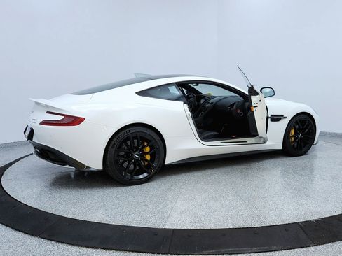 Used 2015 Aston Martin Vanquish Coupe image 49