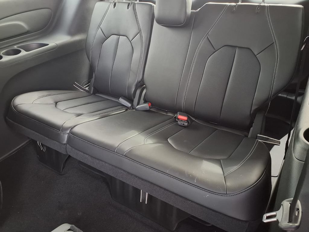 New 2026 Chrysler Pacifica Select w/ S Appearance Package FWD image 8