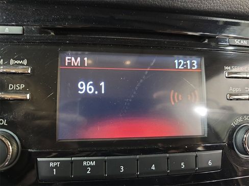 Used 2016 Nissan Rogue SV image 21