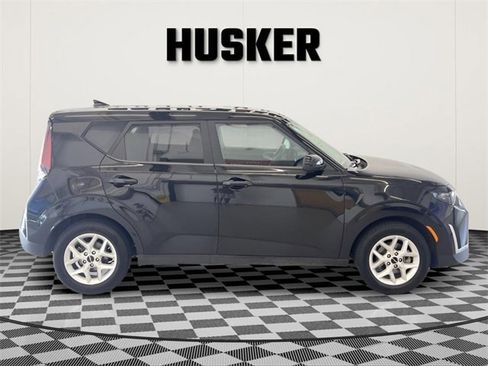 Used 2023 Kia Soul S image 2