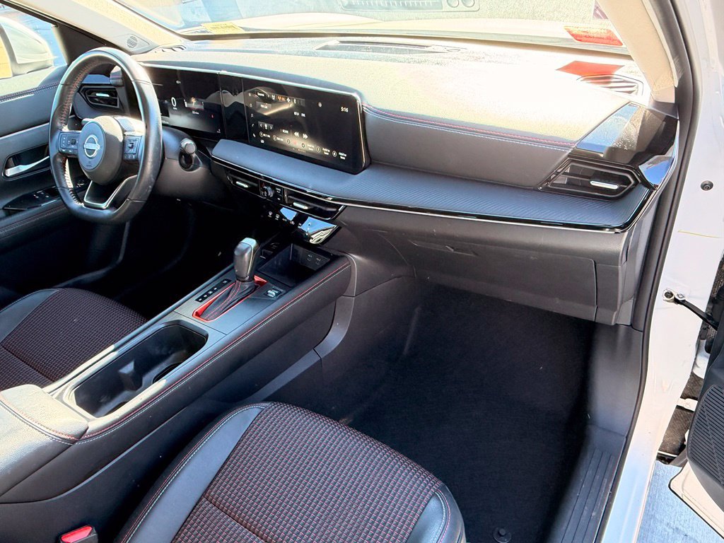 Used 2025 Nissan Kicks SR FWD image 15