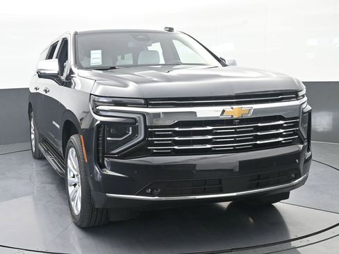 New 2025 Chevrolet Suburban Premier image 9