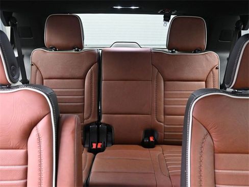Used 2024 GMC Yukon Denali Ultimate image 12