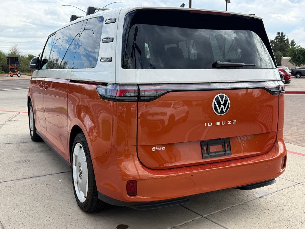 Used 2025 Volkswagen ID. Buzz 1st Edition RWD image 3