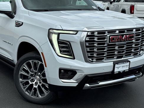 Used 2026 GMC Yukon XL Denali w/ Denali Reserve Package AWD/4WD image 3