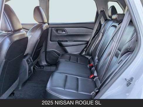 Certified 2025 Nissan Rogue SL FWD image 15