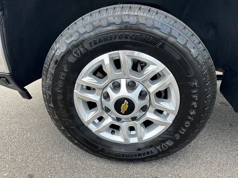 Used 2024 Chevrolet Silverado 2500 LT image 11