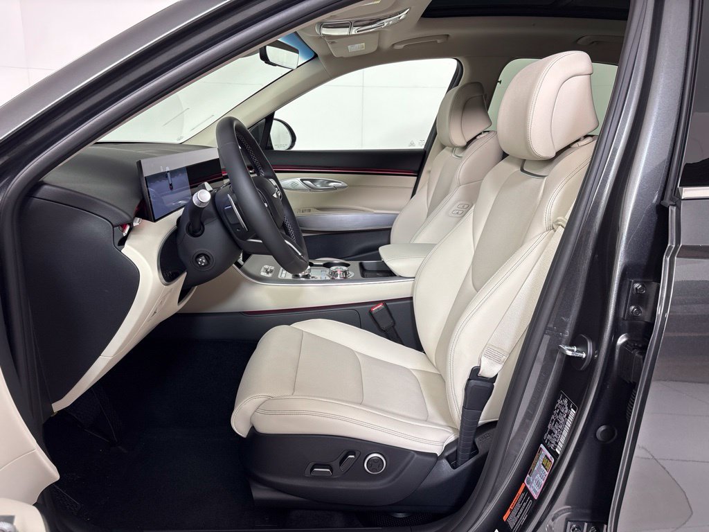 New 2027 Genesis GV70 2.5T Select AWD/4WD image 14