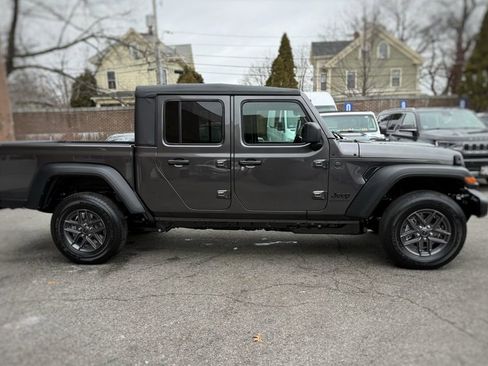 New 2026 Jeep Gladiator Sport AWD/4WD image 4