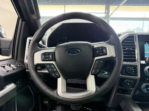 Used 2016 Ford F150 Lariat w/ Equipment Group 502A Luxury AWD/4WD image 13