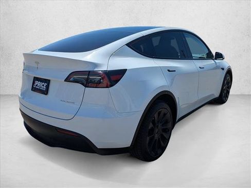 Used 2024 Tesla Model Y Long Range AWD/4WD image 5