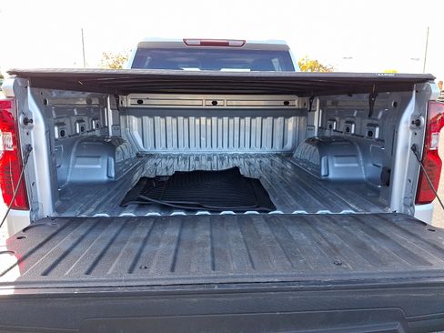 Used 2022 Chevrolet Silverado 1500 LT image 28