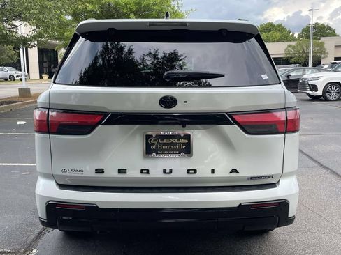 Used 2025 Toyota Sequoia Platinum AWD/4WD image 3
