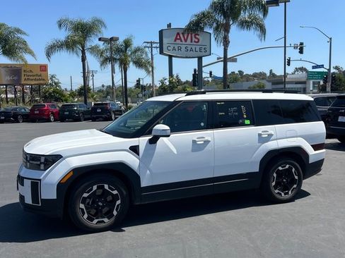 Used 2025 Hyundai Santa Fe SEL image 4